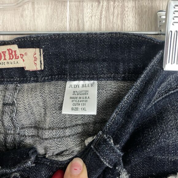 Judy Blue Jeans Women’s Size 1X Dark Wash Stretch Distressed Straight Leg USA - Picture 6 of 14